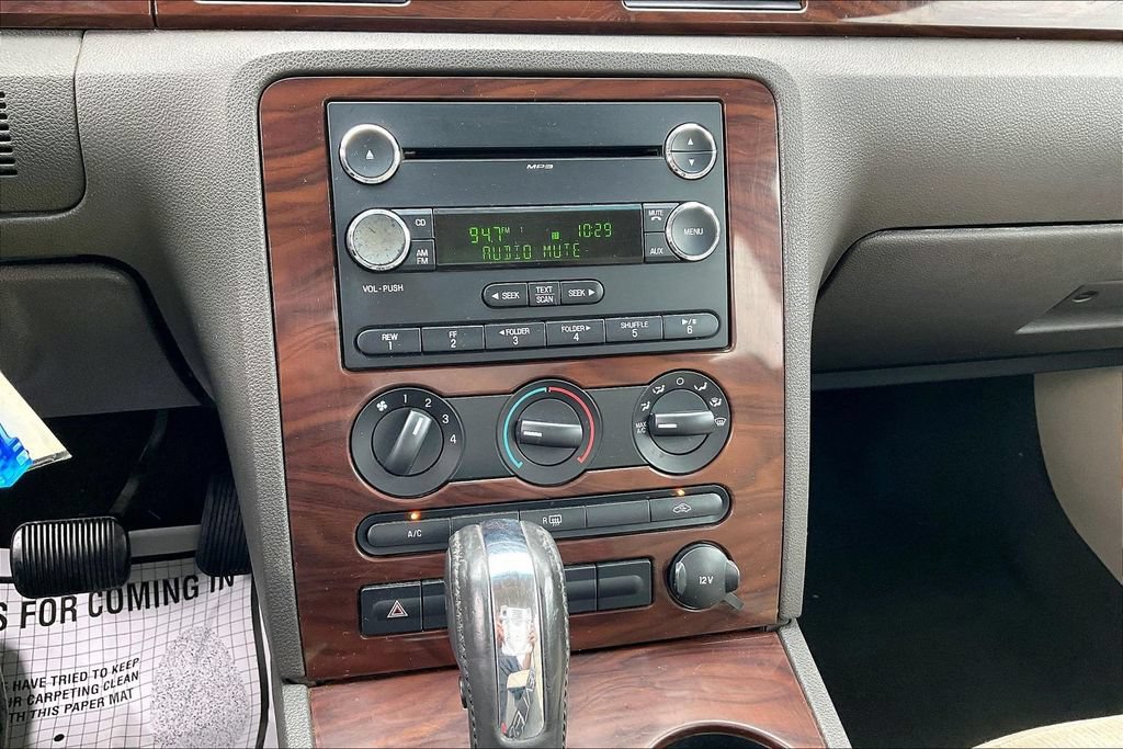 Used 2008 Ford Taurus SEL FWD image 16