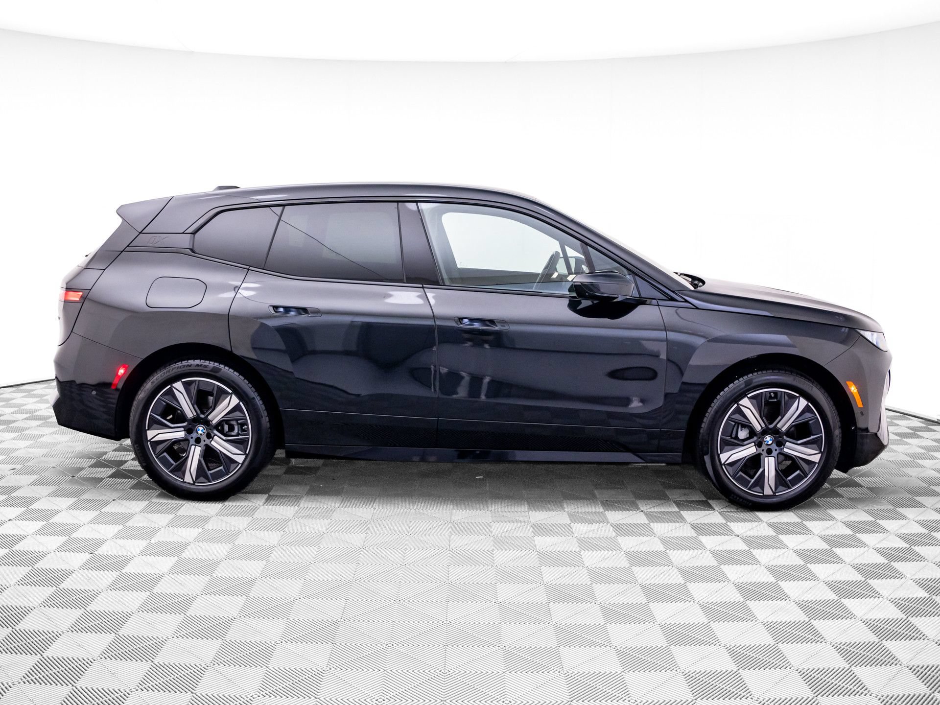 Certified 2026 BMW iX xDrive45 w/ Premium Package AWD/4WD image 6