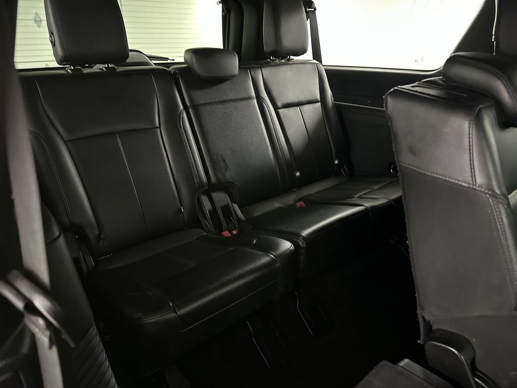 Used 2019 Ford Expedition Max XLT w/ Equipment Group 202A AWD/4WD image 24