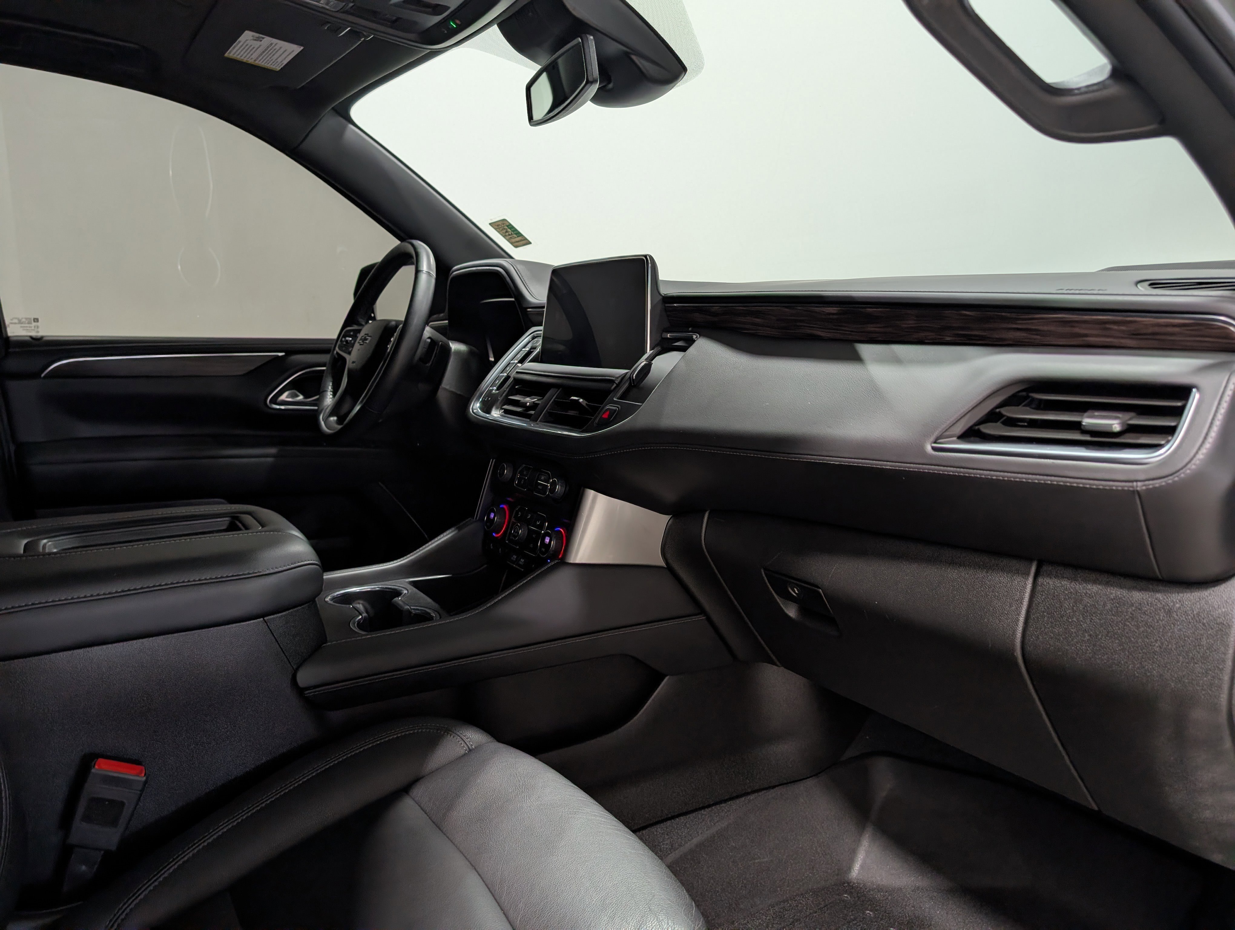 Used 2023 Chevrolet Suburban Z71 w/ Luxury Package image 20