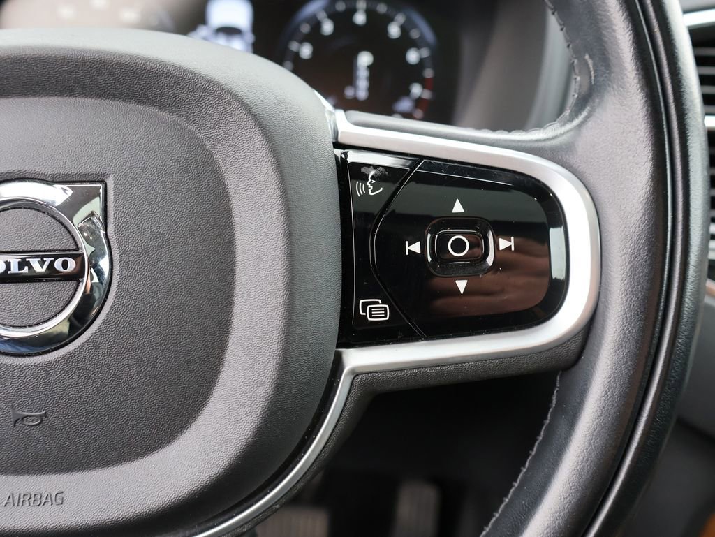 Used 2021 Volvo XC90 T6 Momentum w/ Advanced Package image 36