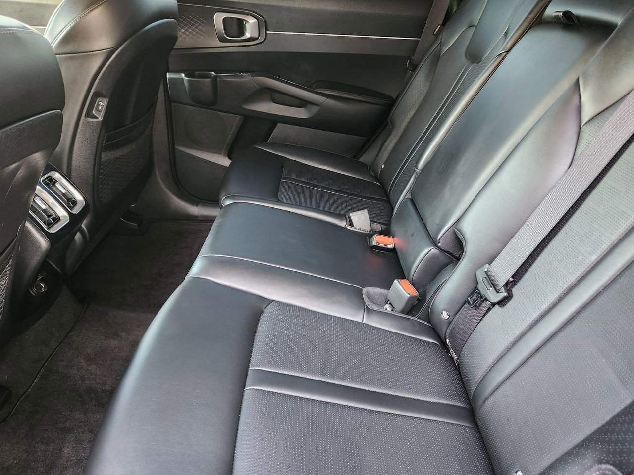 Used 2025 Kia Sorento S w/ Panoramic Sunroof Package image 29