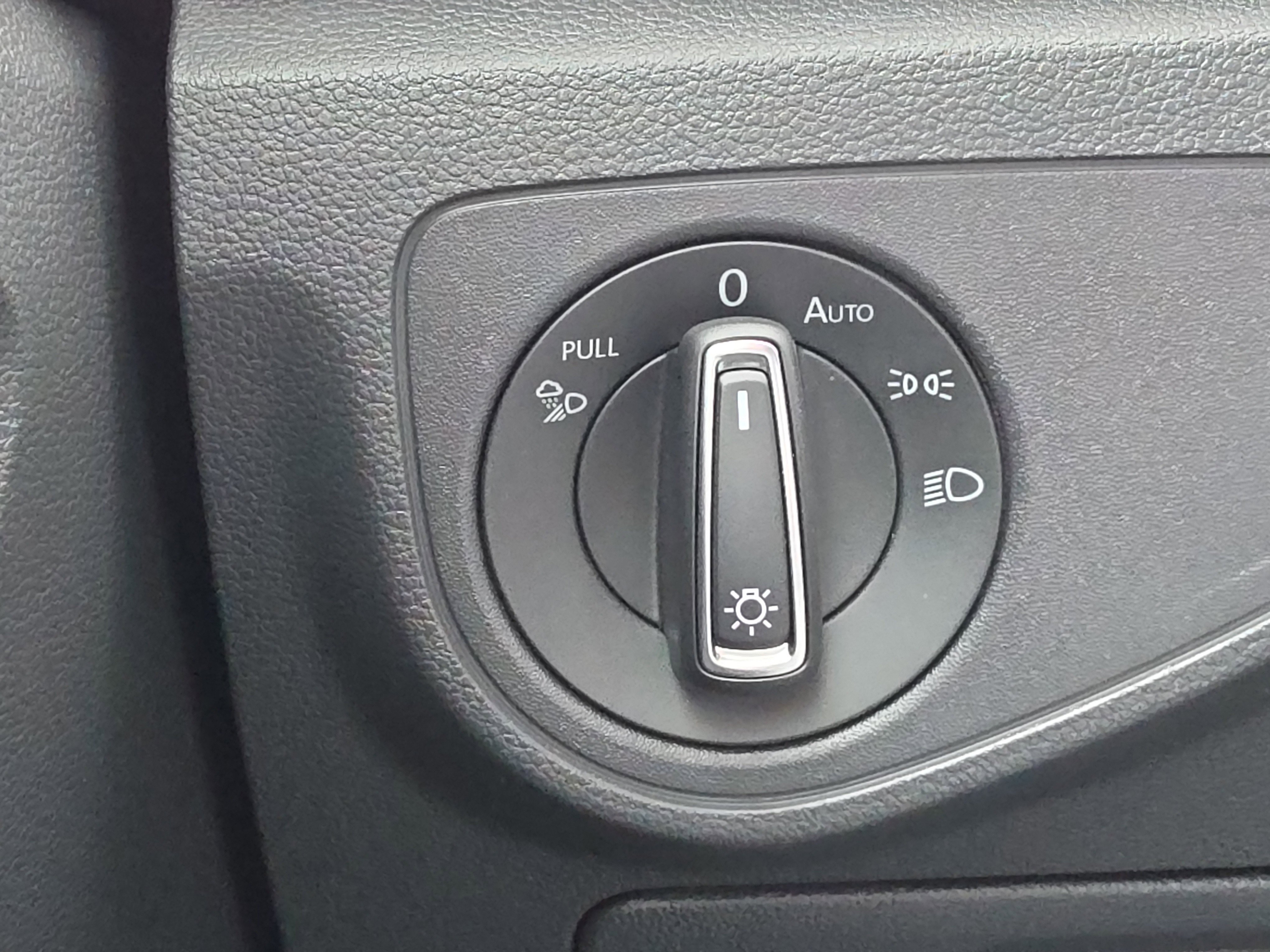 Used 2021 Volkswagen Atlas SE image 26