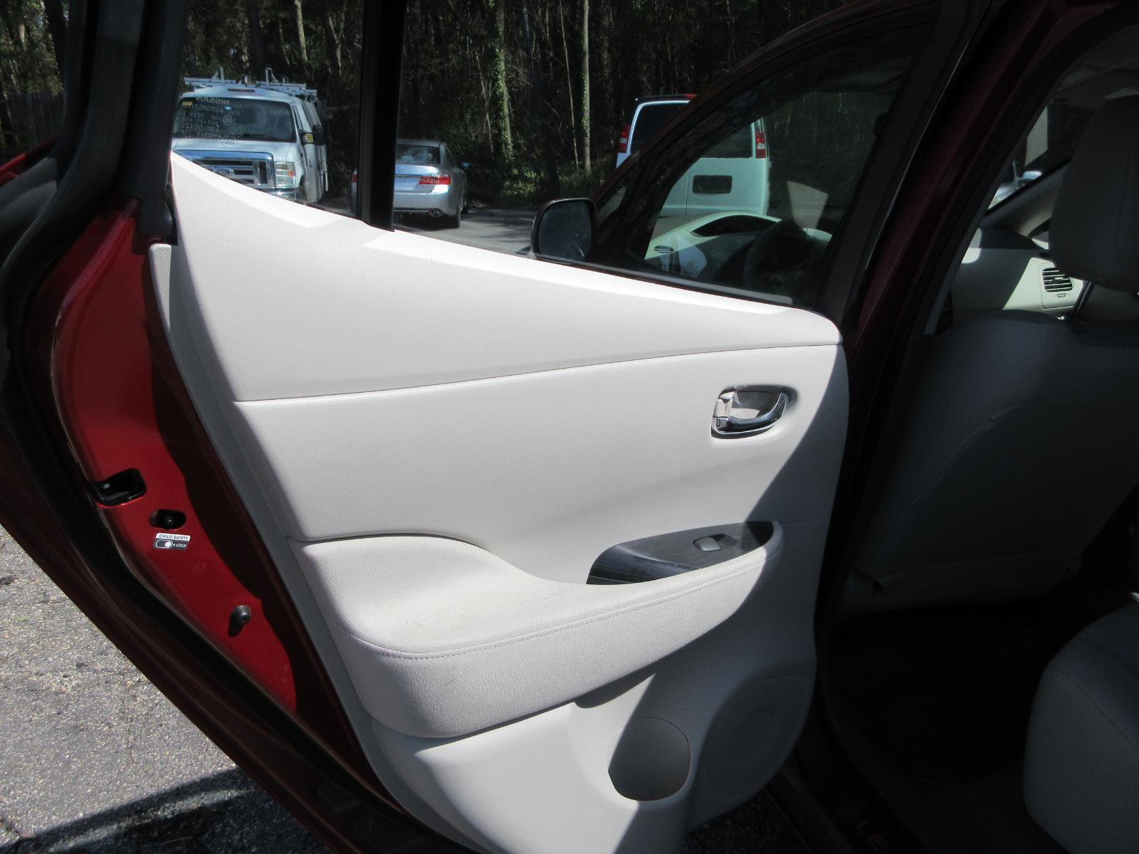 Used 2012 Nissan Leaf SL image 13