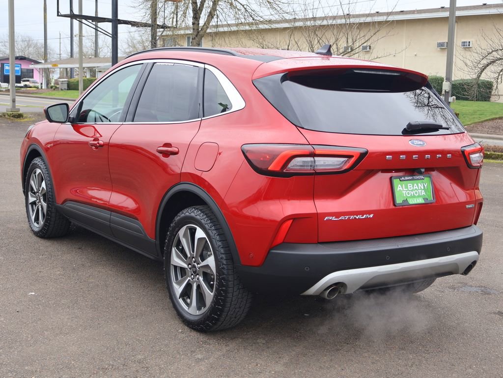 Used 2023 Ford Escape Platinum w/ Premium Technology Package image 4