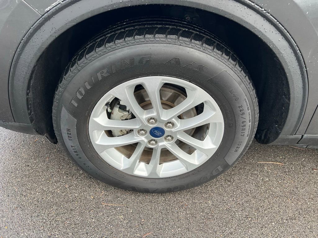 Used 2020 Ford Escape SE image 12