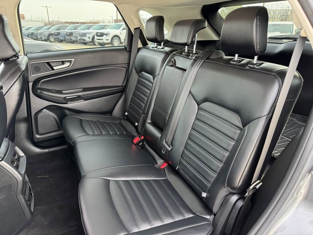 Used 2023 Ford Edge SEL w/ Convenience Package image 16