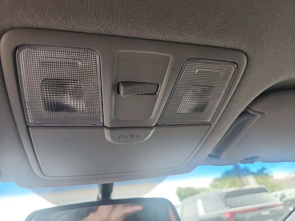 Used 2014 Hyundai Elantra Limited FWD image 23