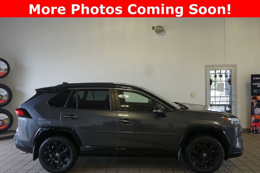 Used 2022 Toyota RAV4 XSE AWD/4WD image 2