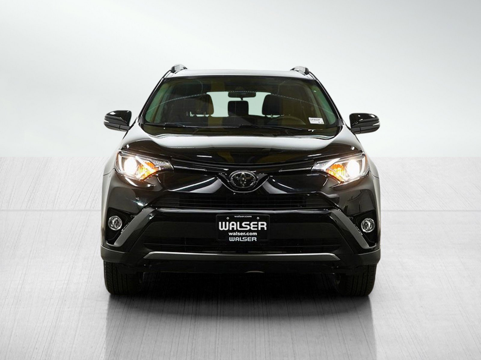 Used 2018 Toyota RAV4 XLE w/ Plus Extra Value Package AWD/4WD image 8