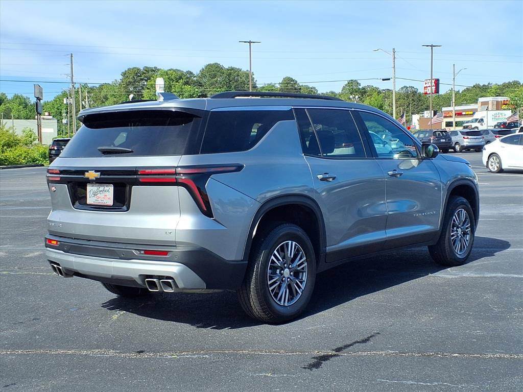 Used 2024 Chevrolet Traverse LT FWD image 18