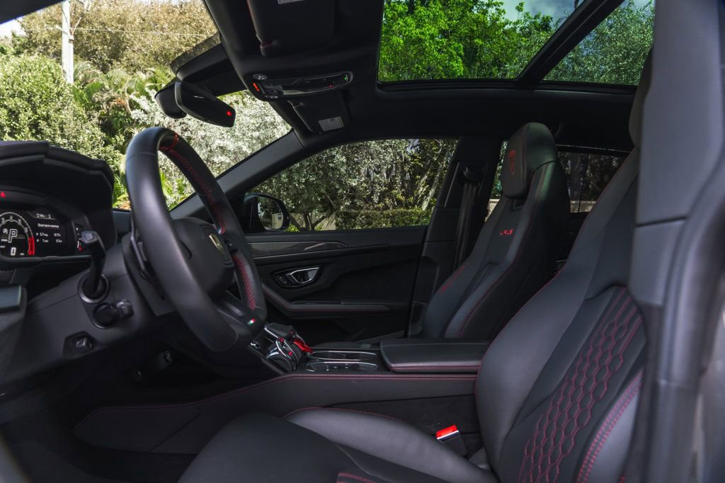 Used 2023 Lamborghini Urus Performante image 14