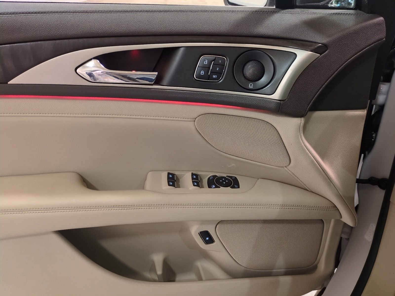 Used 2020 Lincoln MKZ Reserve w/ Elements Package image 18