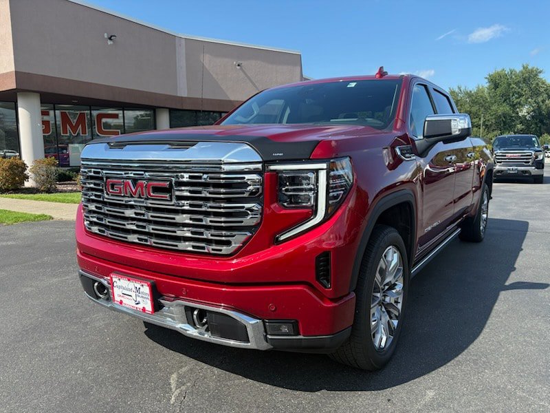 Used 2024 GMC Sierra 1500 Denali w/ Denali Reserve Package AWD/4WD image 1