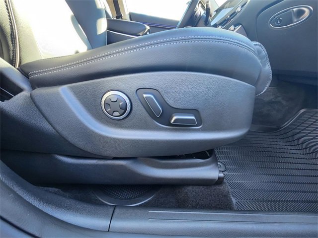 Used 2026 Genesis GV70 2.5T Advanced image 23