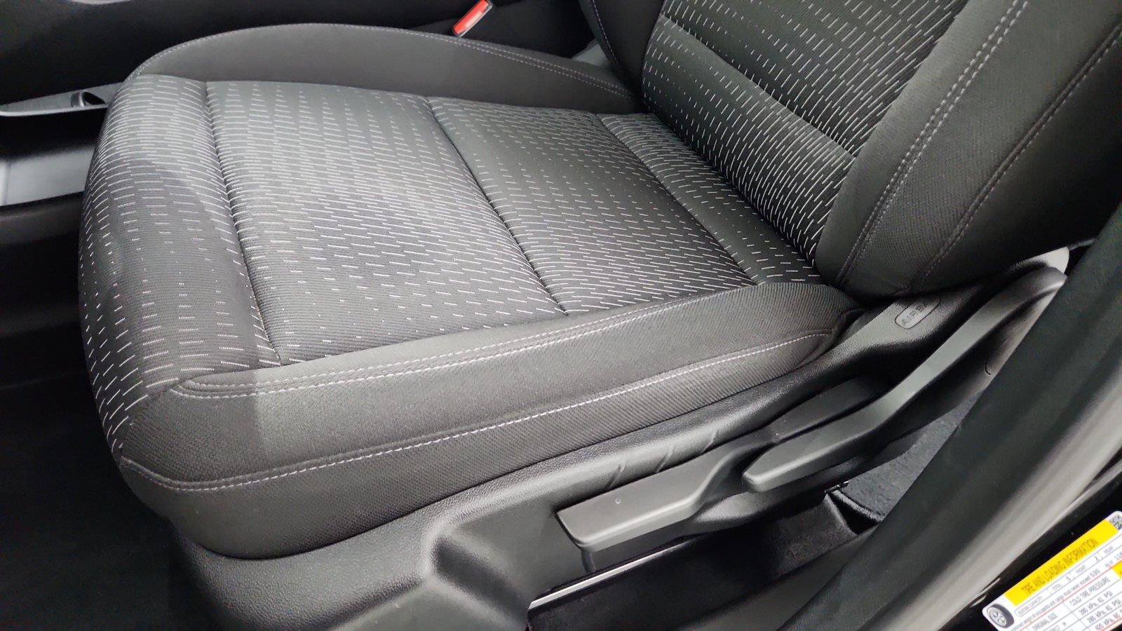 Used 2025 Chevrolet Equinox LT FWD image 17