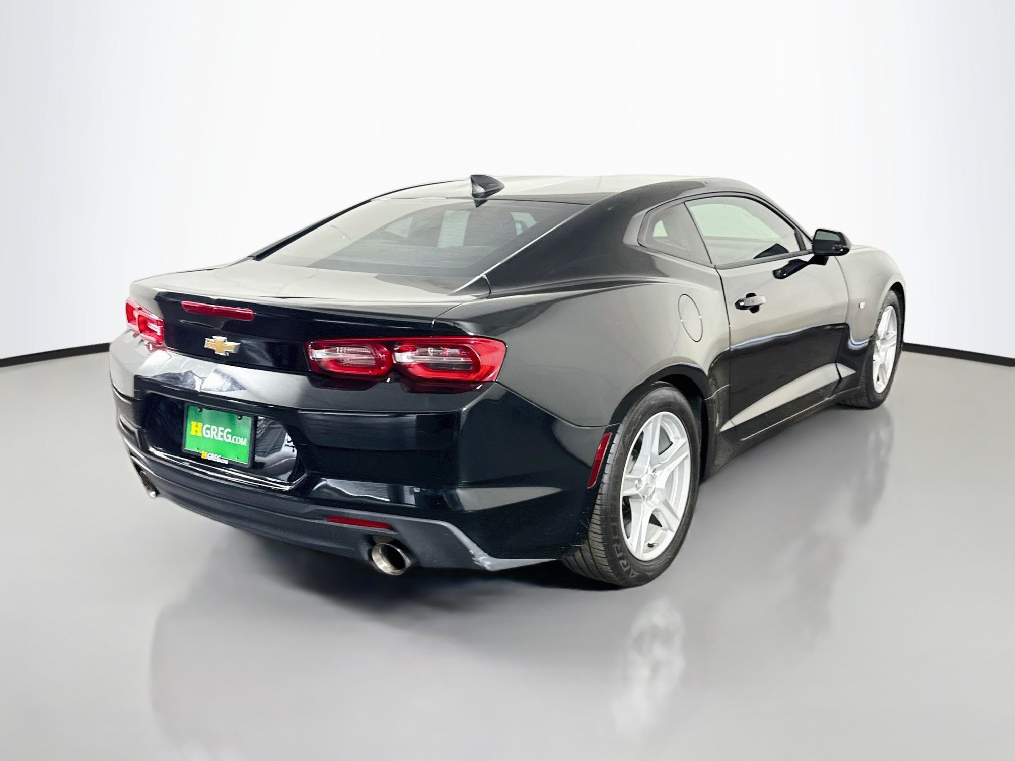 Used 2020 Chevrolet Camaro LT w/ Technology Package RWD image 10