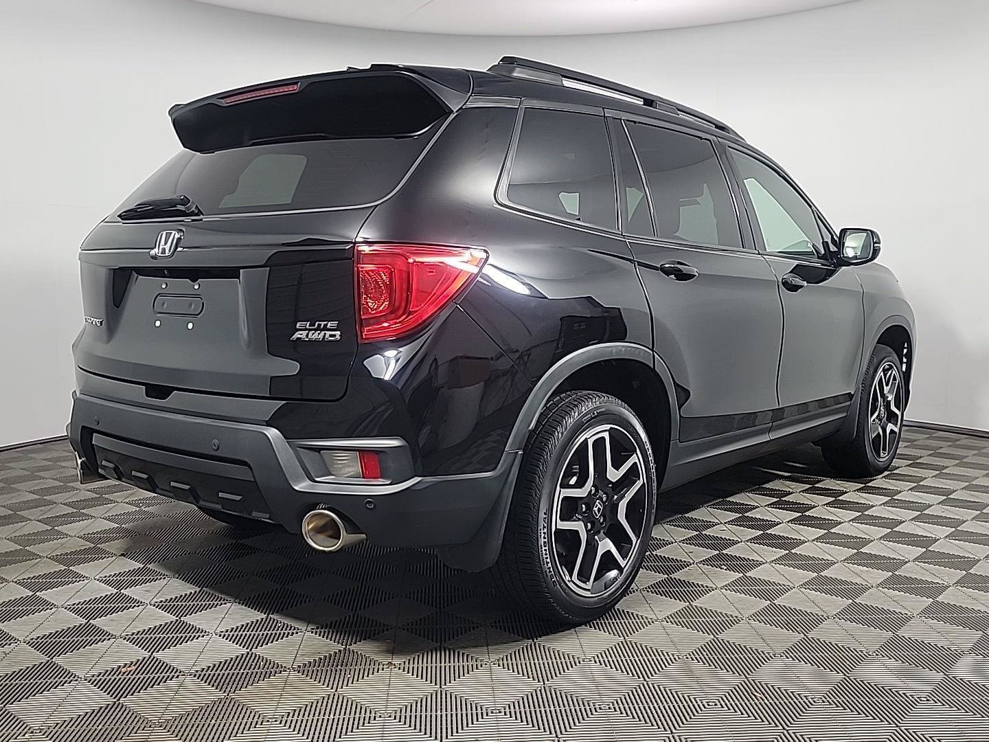 Certified 2023 Honda Passport Elite image 3