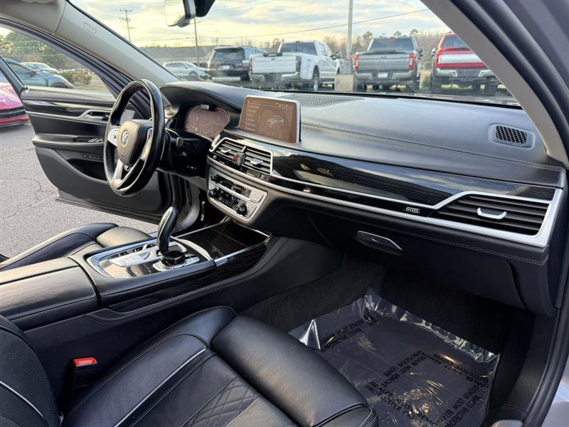 Used 2020 BMW 750i xDrive 750i xDrive AWD w/ Executive Package image 13