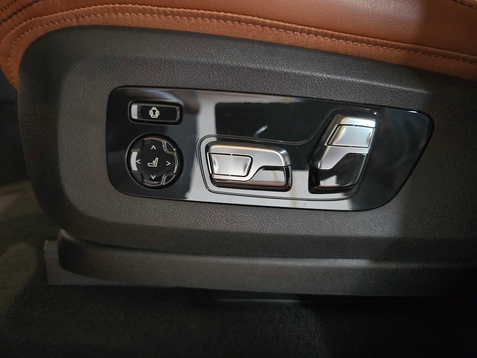 Used 2026 BMW X5 xDrive50e image 24