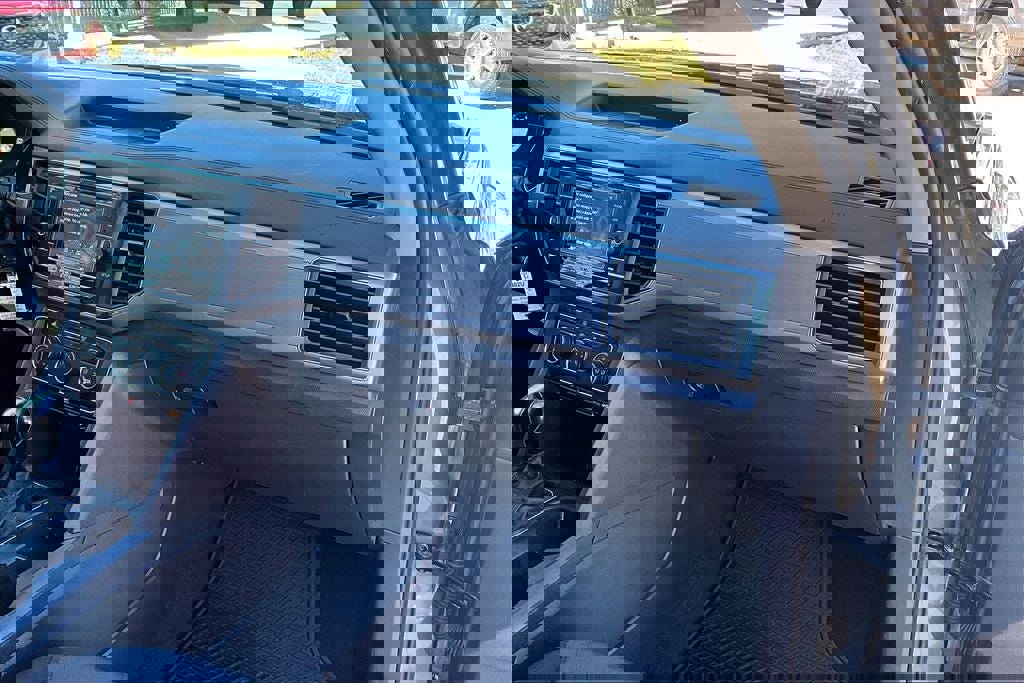 Used 2018 Volkswagen Atlas S image 16