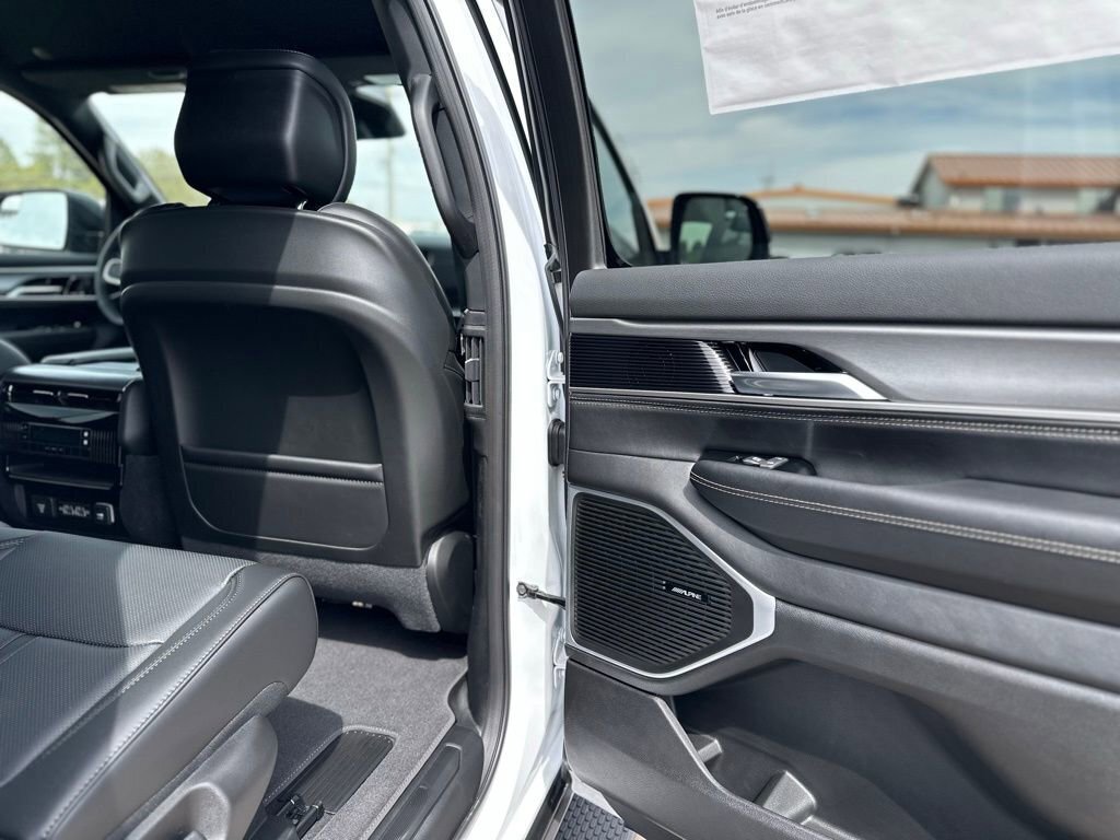 New 2026 Jeep Grand Wagoneer 4WD image 10