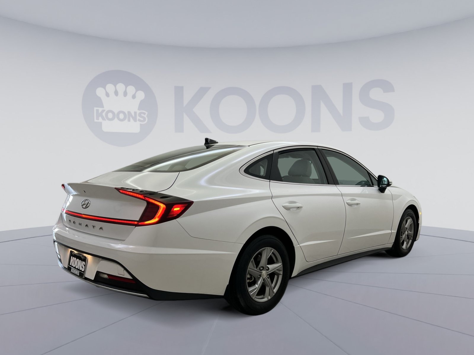 Used 2023 Hyundai Sonata SE w/ Preferred Accessory Package FWD image 8