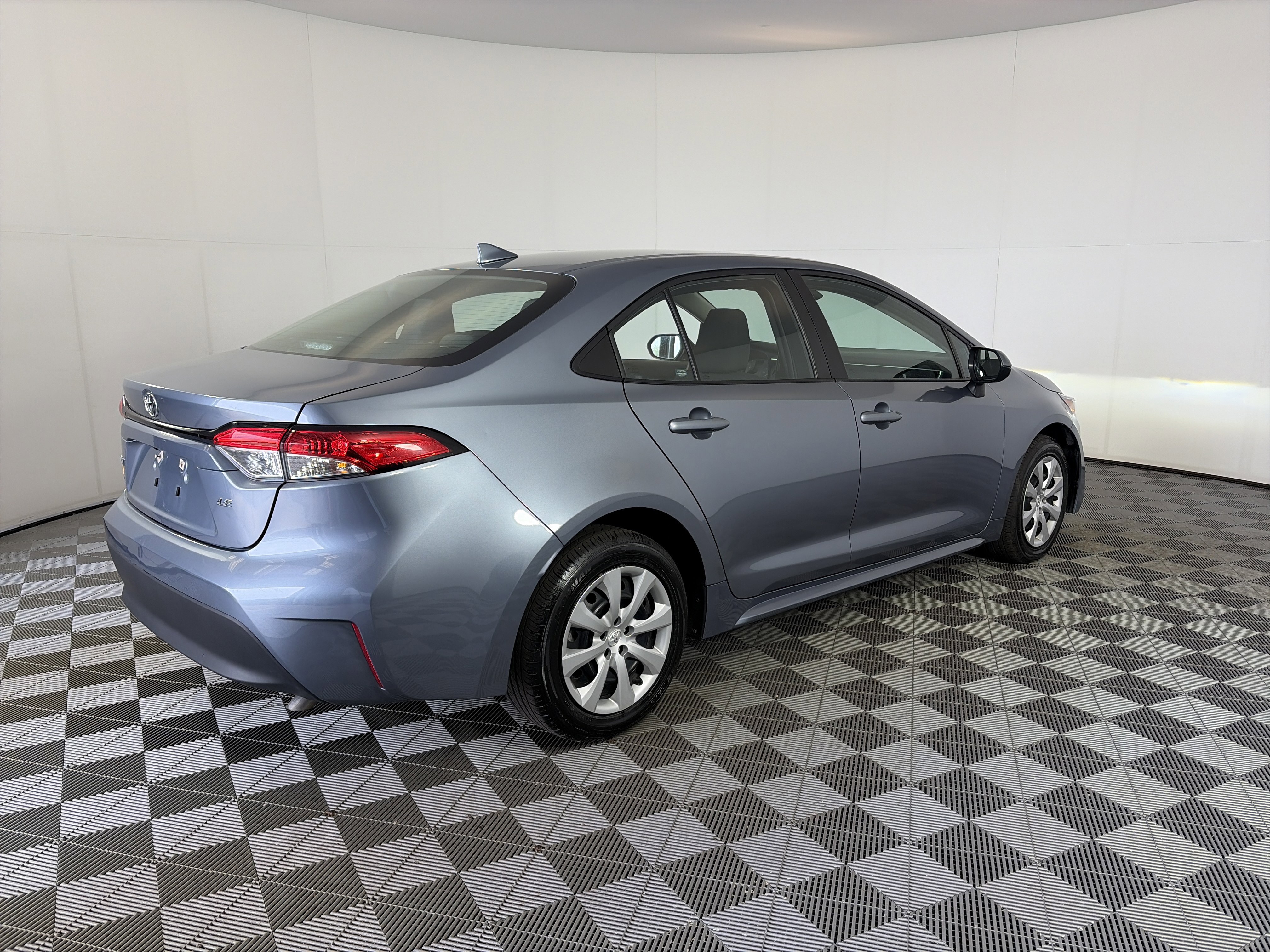 Used 2024 Toyota Corolla LE FWD image 10