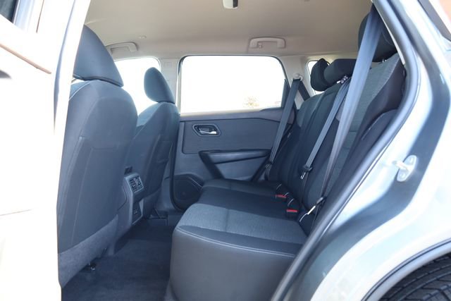 Used 2023 Nissan Rogue SV image 28