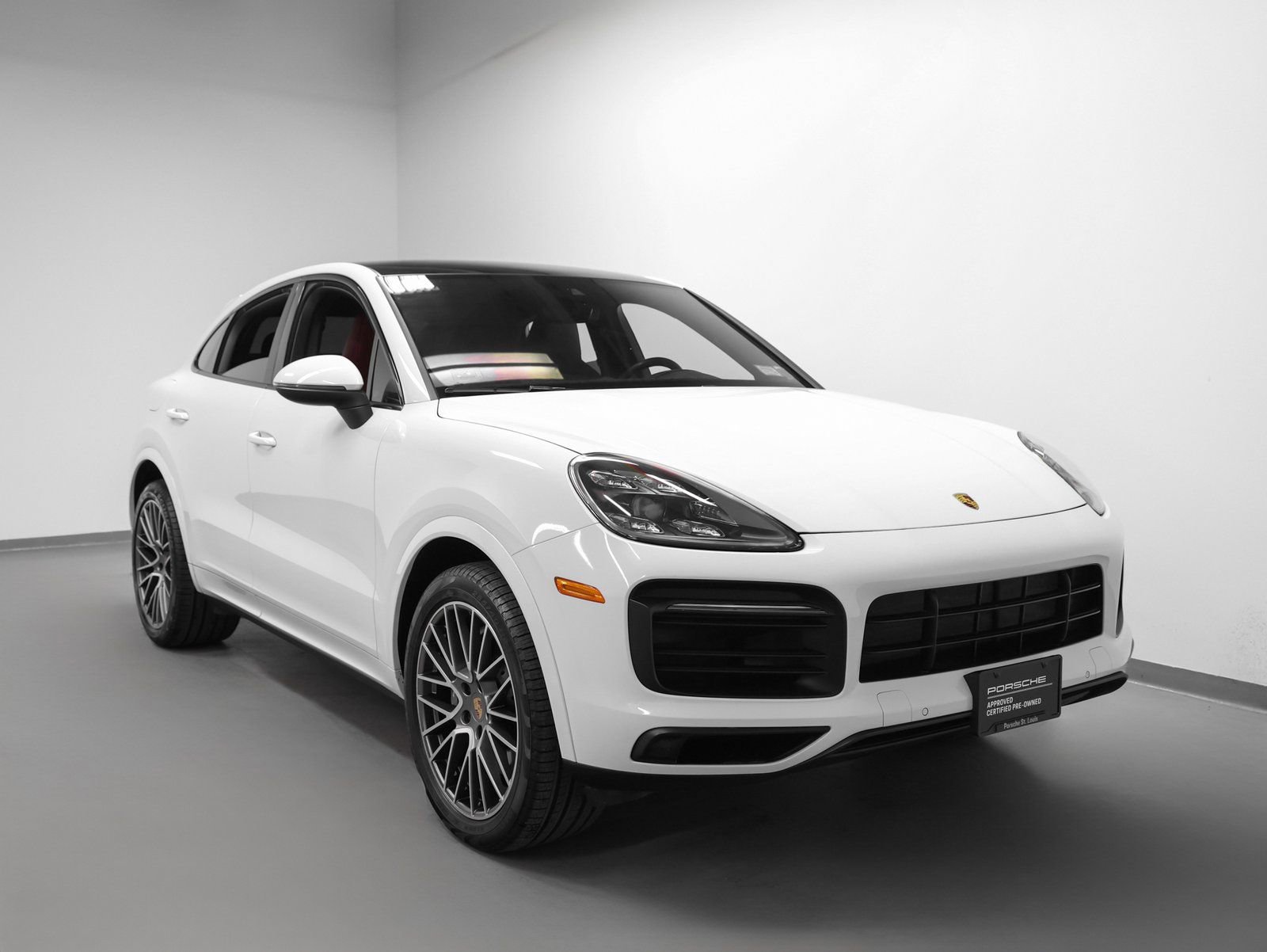 Certified 2022 Porsche Cayenne Platinum Edition image 10