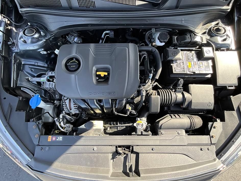 Used 2023 Kia Forte LXS FWD image 7