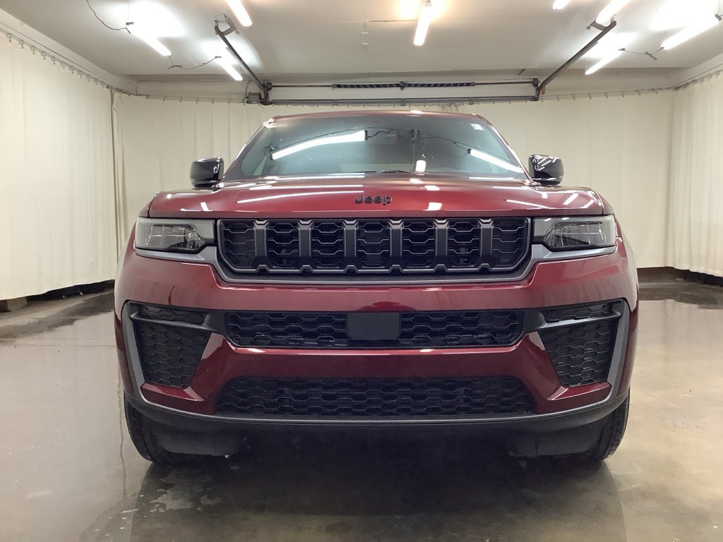 New 2026 Jeep Grand Cherokee Altitude image 11