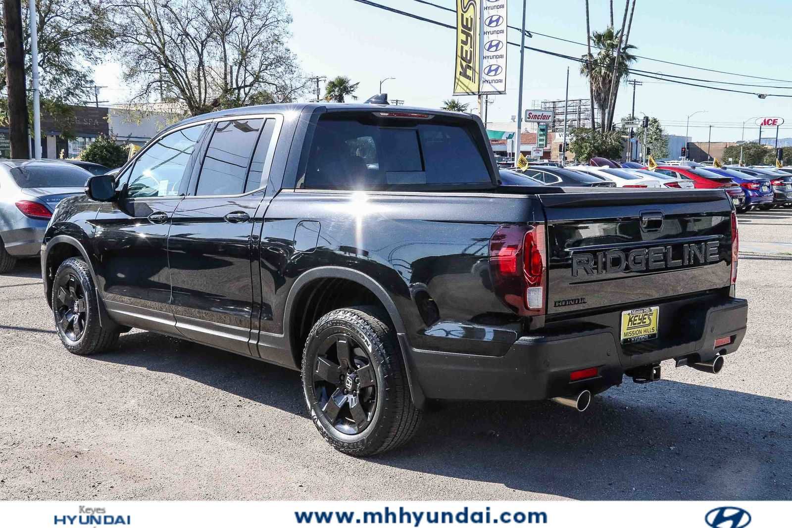 Used 2024 Honda Ridgeline Black Edition image 2