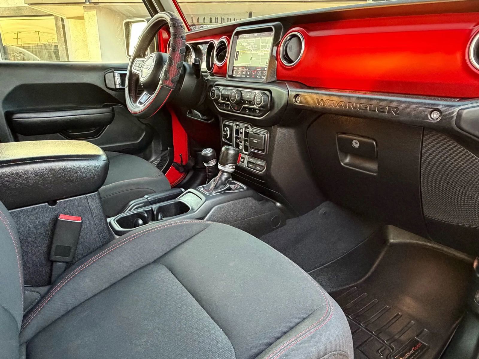 Used 2018 Jeep Wrangler Unlimited Rubicon AWD/4WD image 14