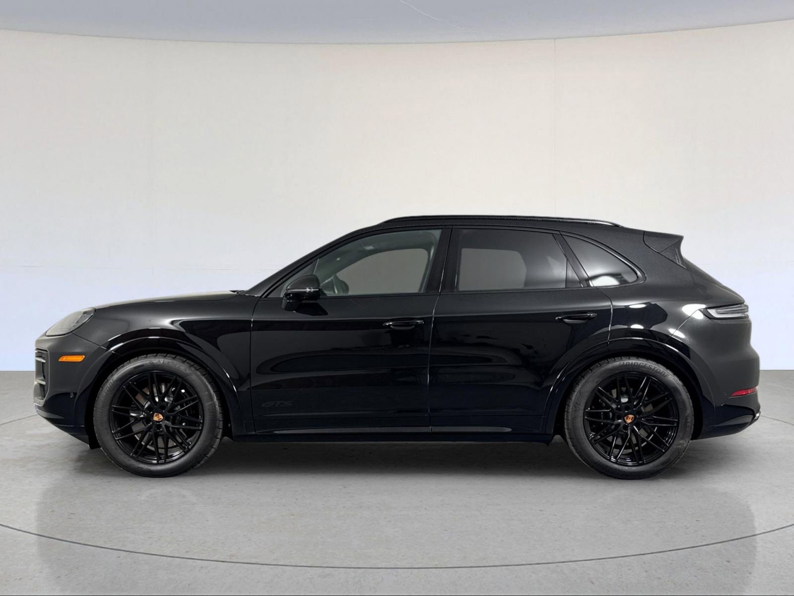 New 2026 Porsche Cayenne GTS image 2
