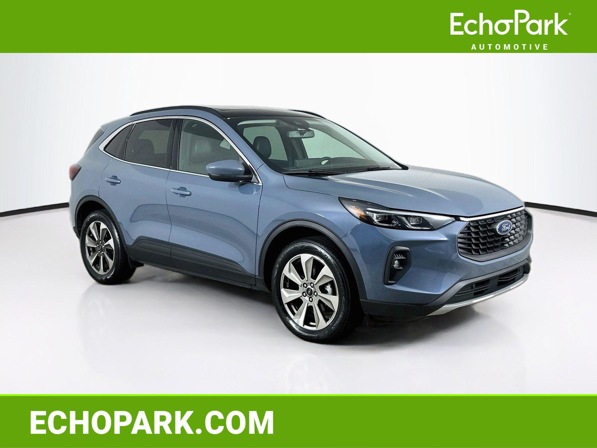 Used 2025 Ford Escape Platinum AWD/4WD image 1