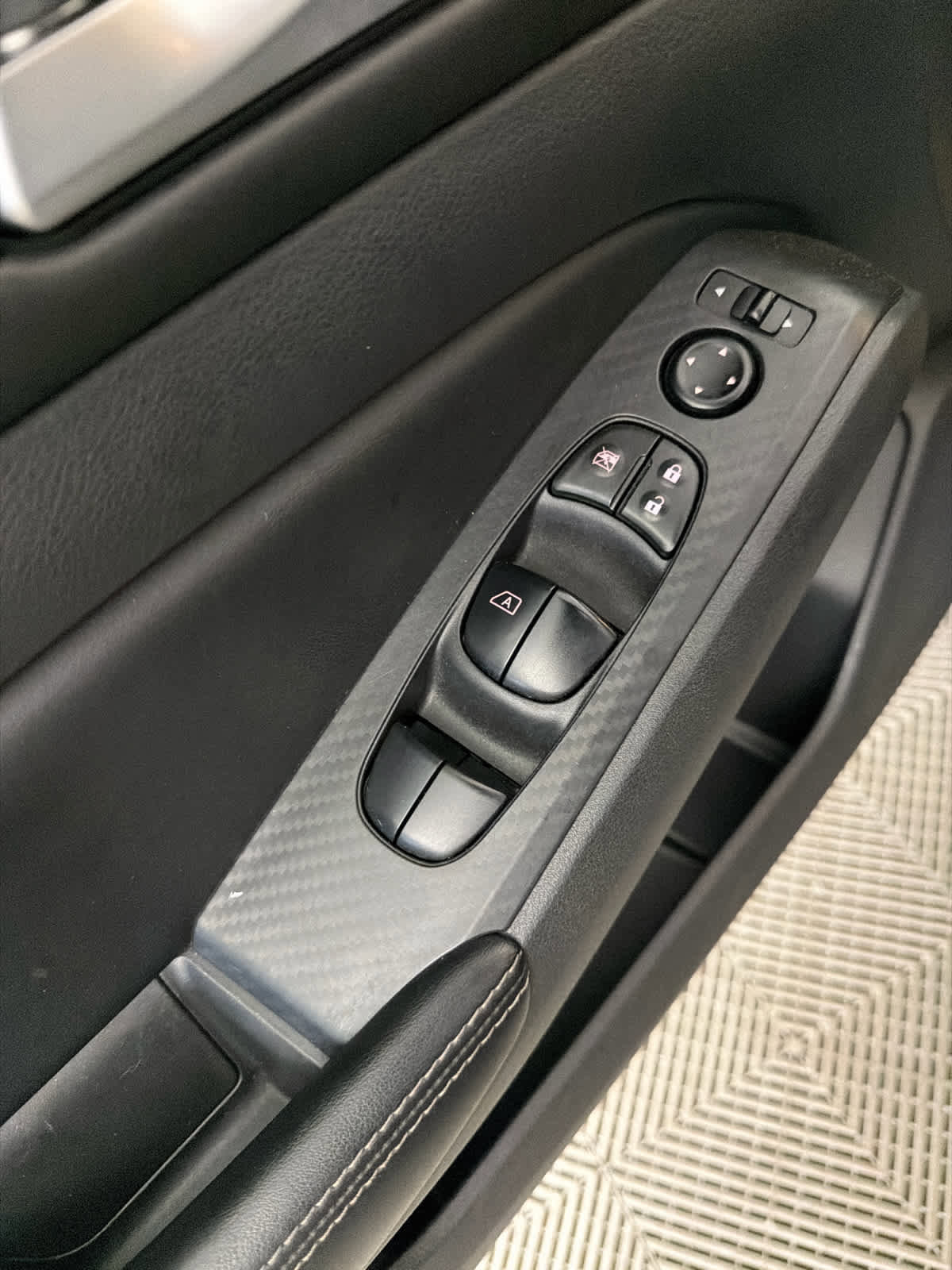 Used 2024 Nissan Altima 2.5 SV FWD image 23