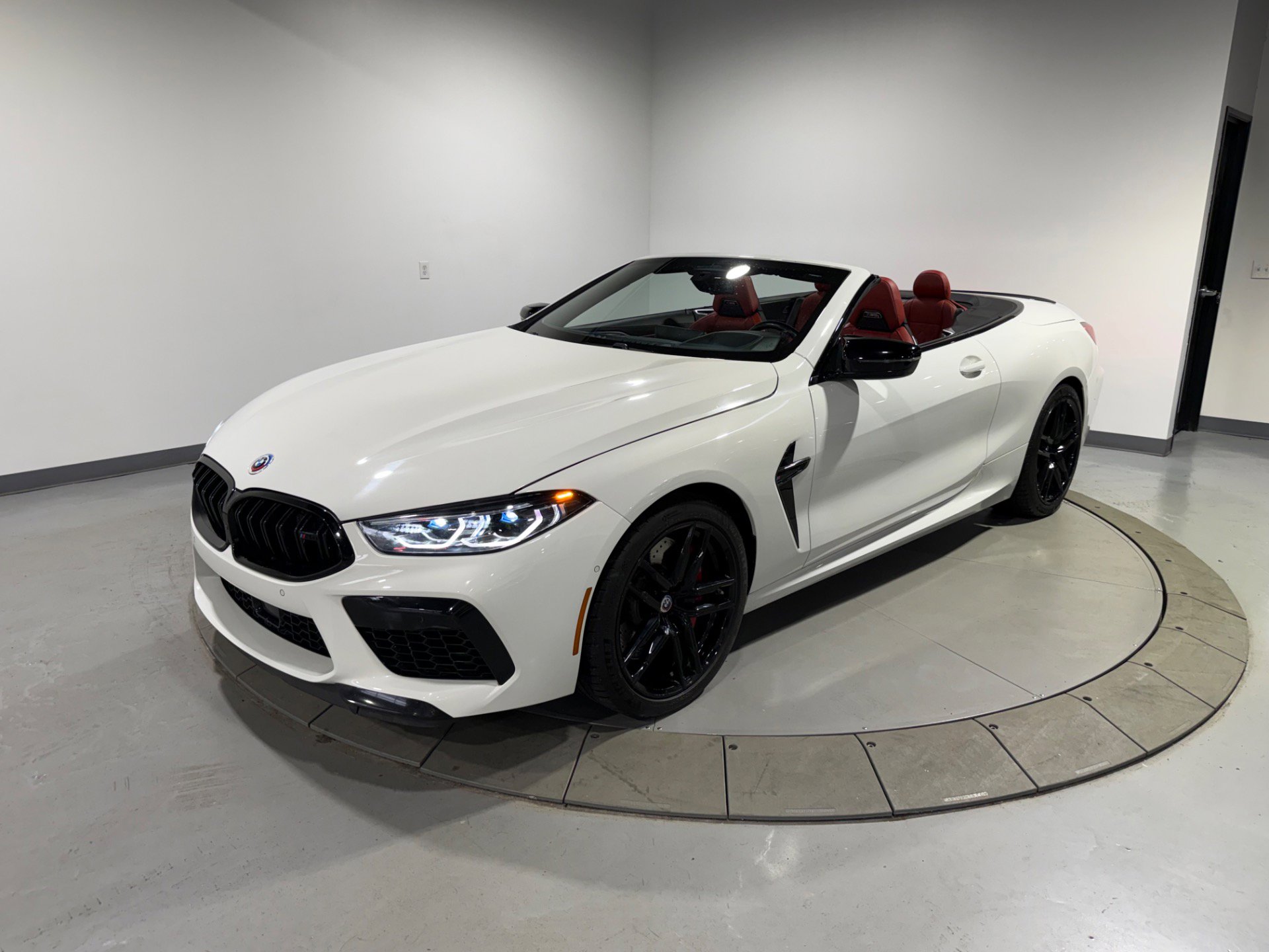 Used 2023 BMW M8 Competition image 4