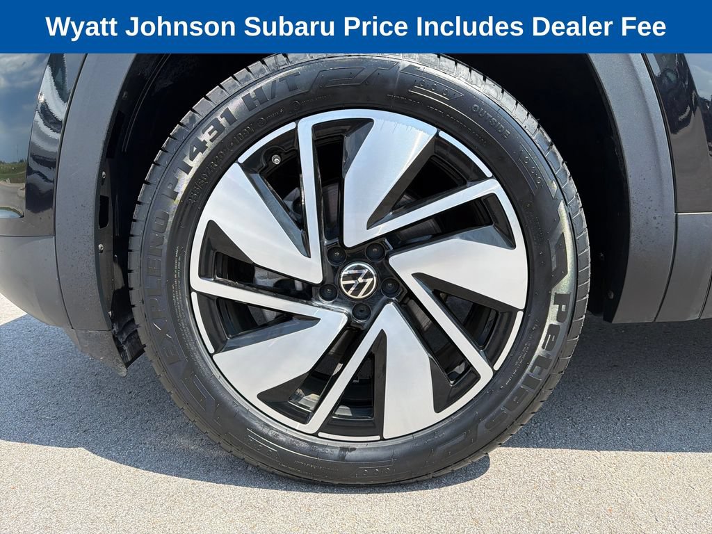 Used 2025 Volkswagen Atlas SE AWD/4WD image 2