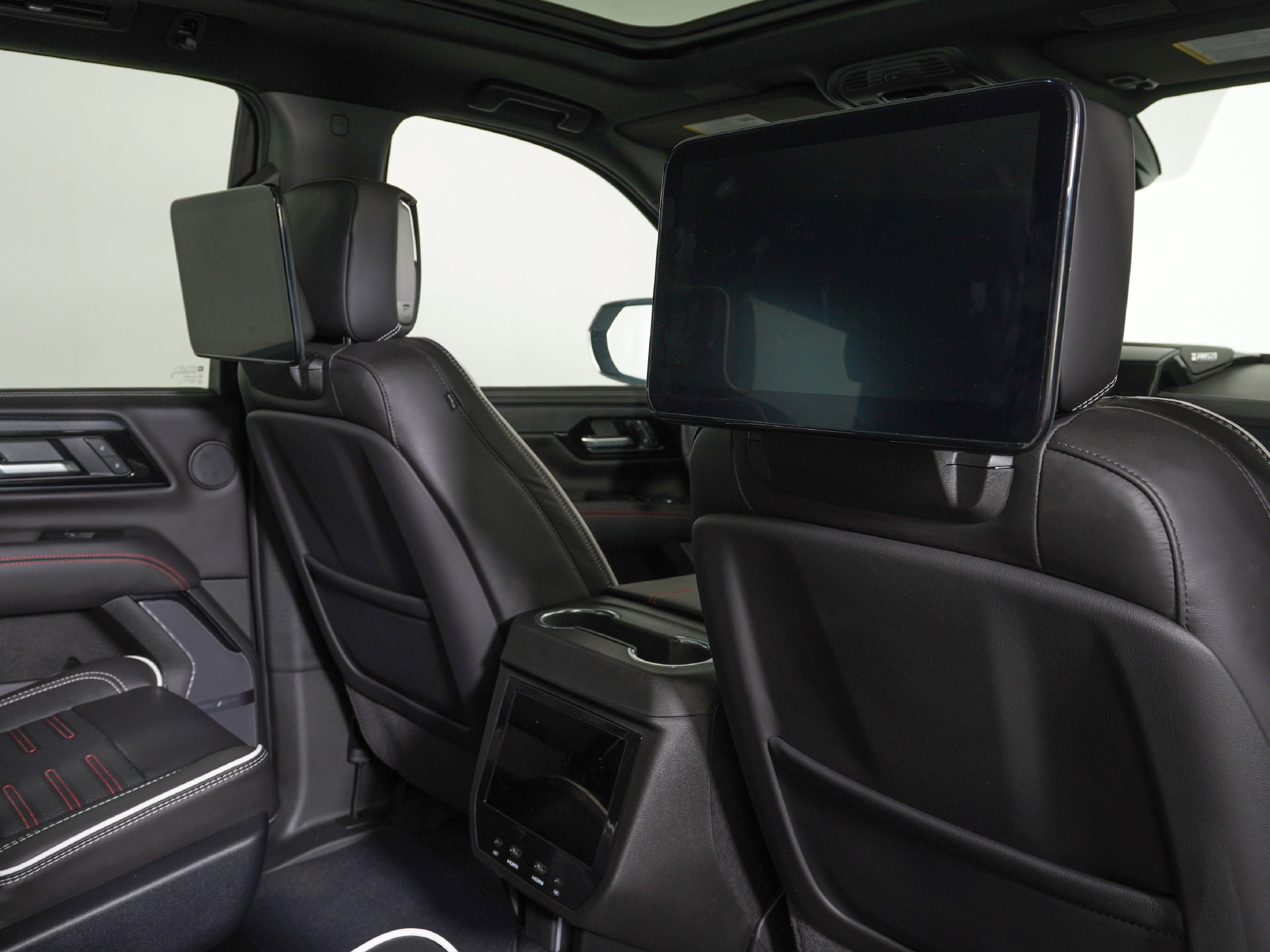 Used 2026 GMC Yukon AT4 Ultimate AWD/4WD image 12
