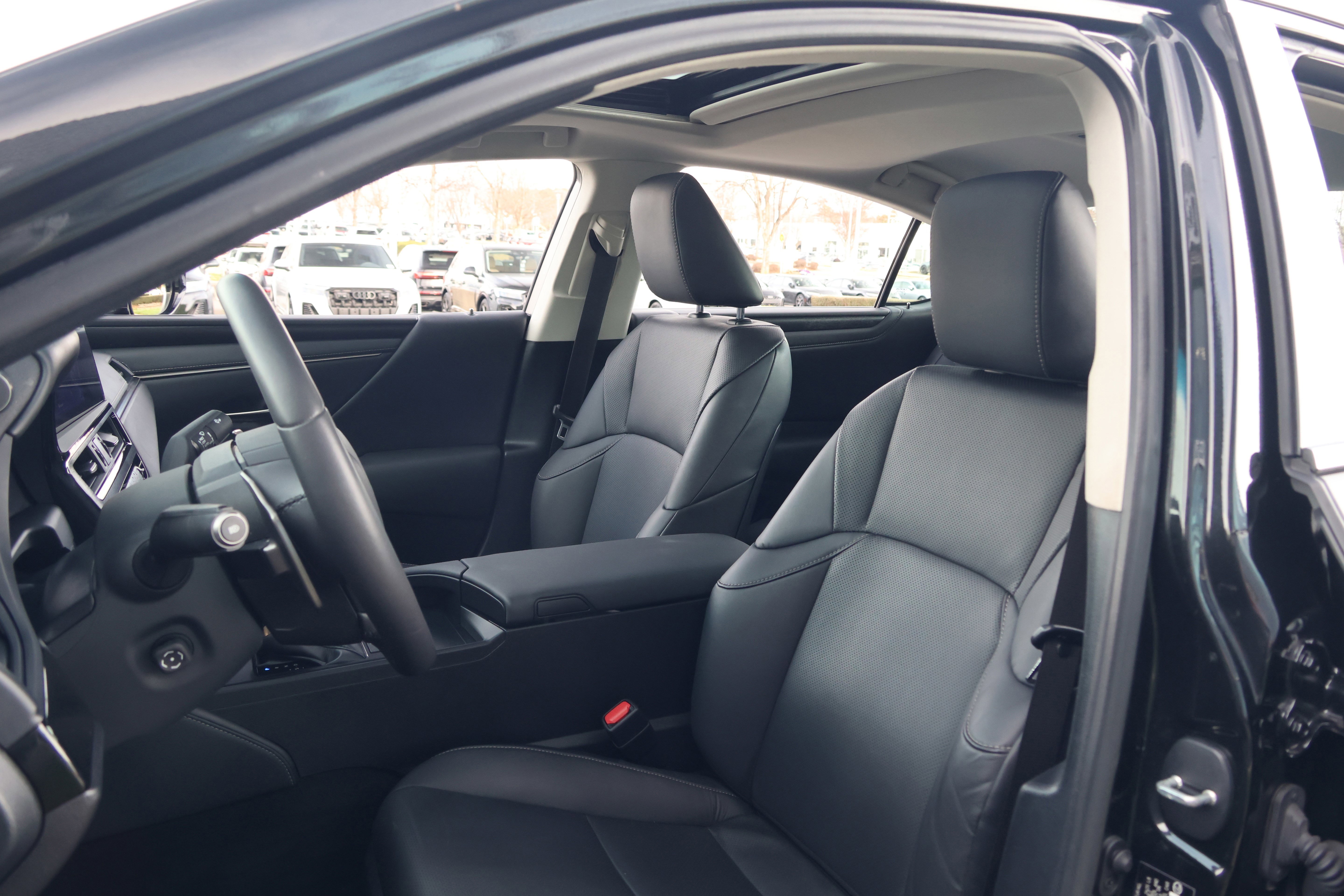 Certified 2023 Lexus ES 350 w/ Premium Package image 32