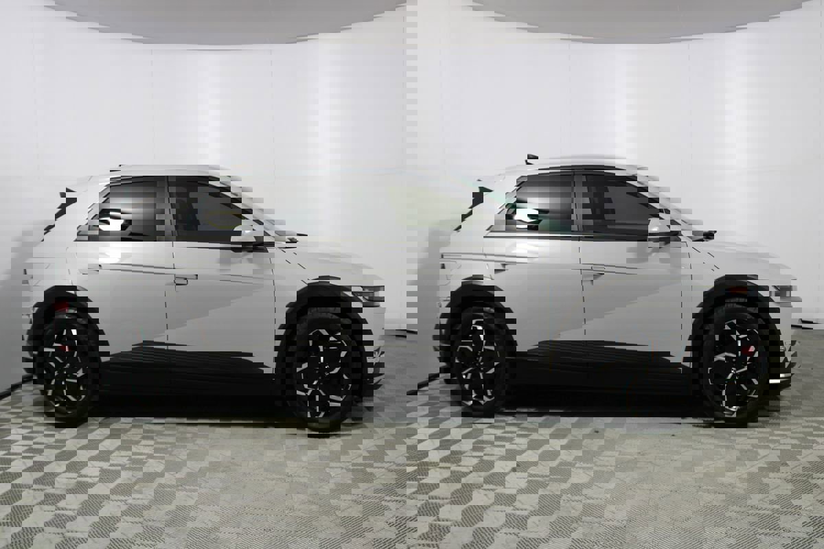 Used 2024 Hyundai Ioniq 5 SEL image 33