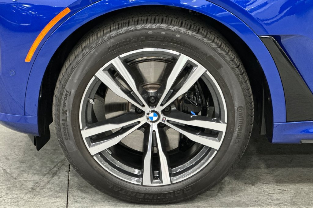 Certified 2025 BMW X7 M60i AWD/4WD image 35