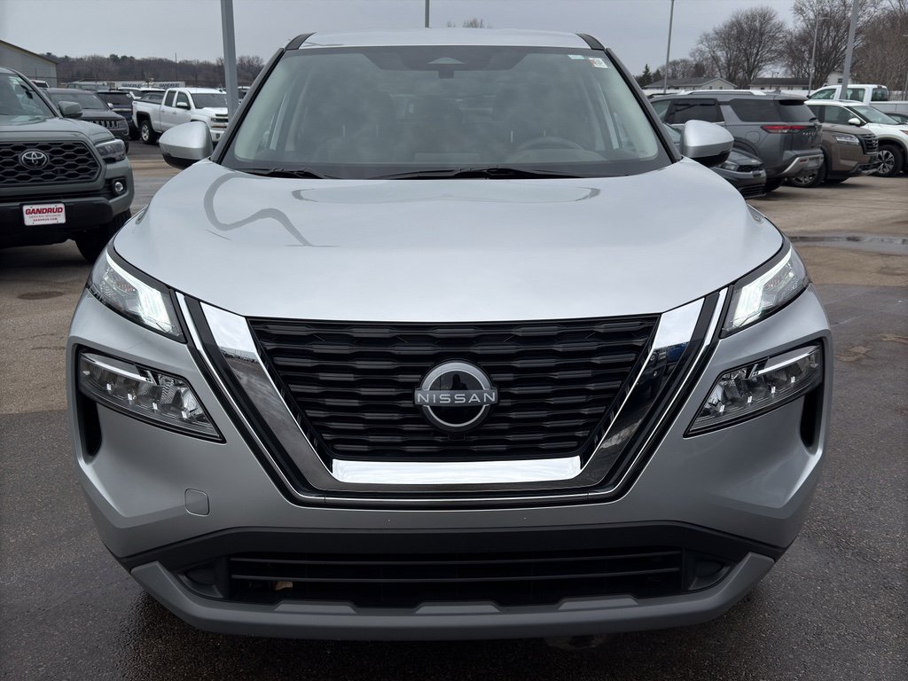 Certified 2023 Nissan Rogue SV image 3