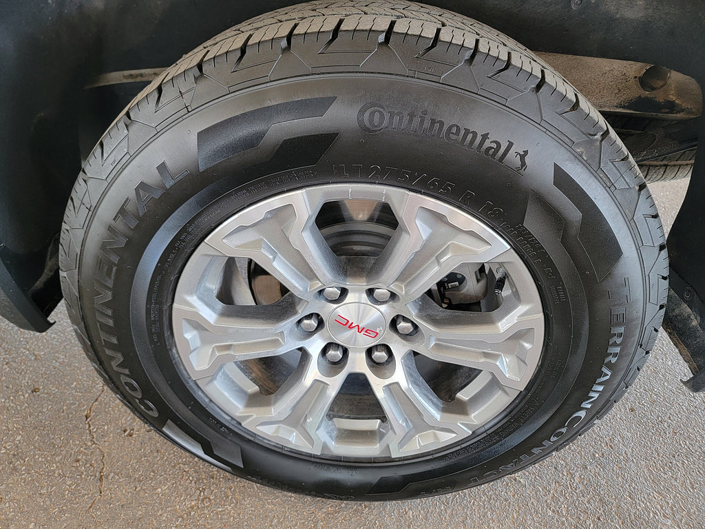 Used 2024 GMC Sierra 1500 SLT AWD/4WD image 11