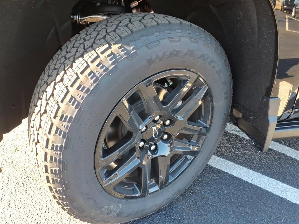 New 2026 Chevrolet Silverado 1500 High Country w/ Midnight Edition image 16