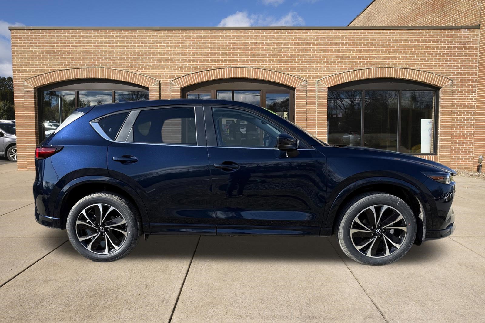 New 2025 MAZDA CX-5 AWD 2.5 S w/ Preferred Package image 2