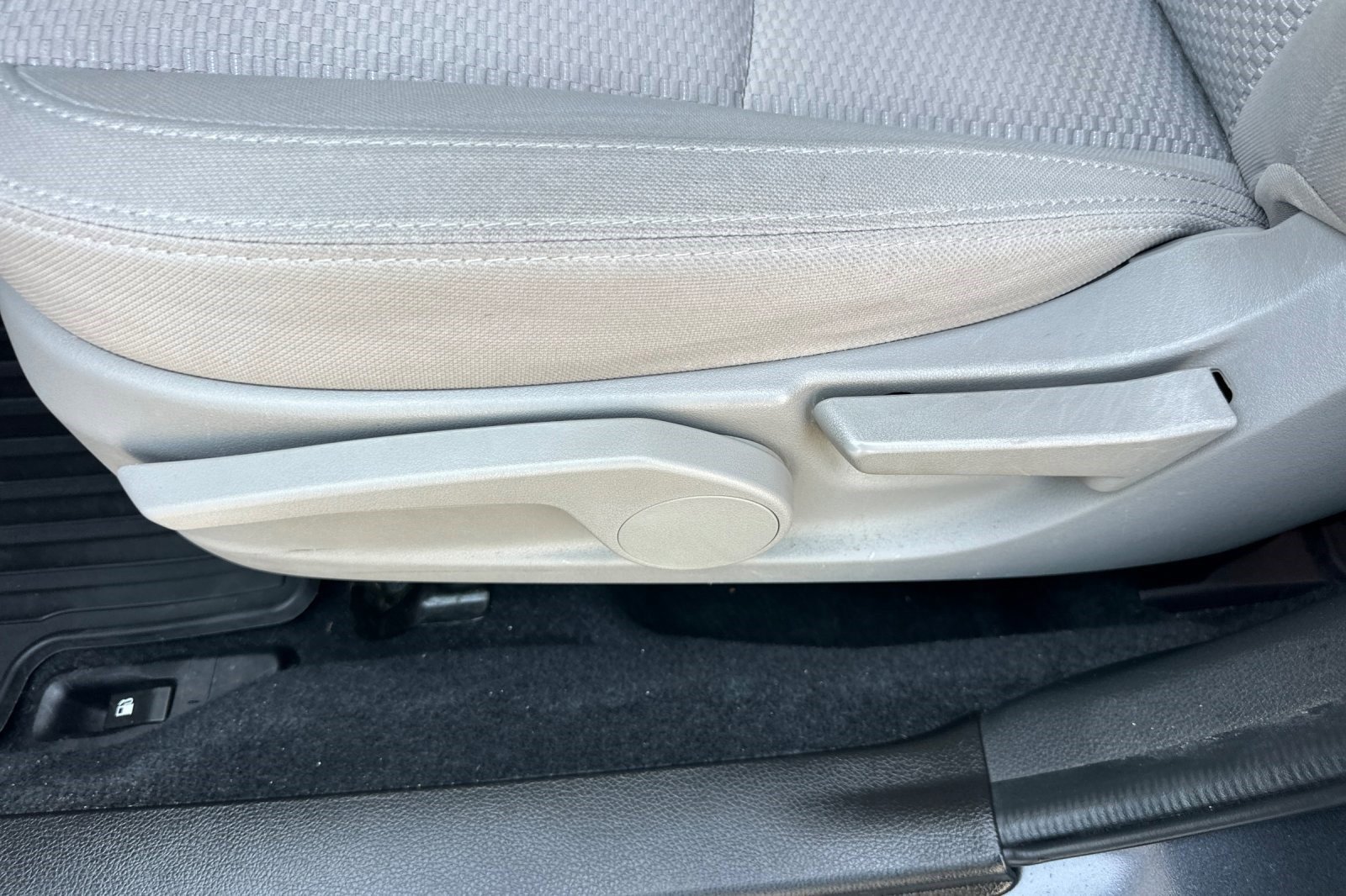 Used 2015 Subaru Forester 2.5i w/ Alloy Wheel Package image 14