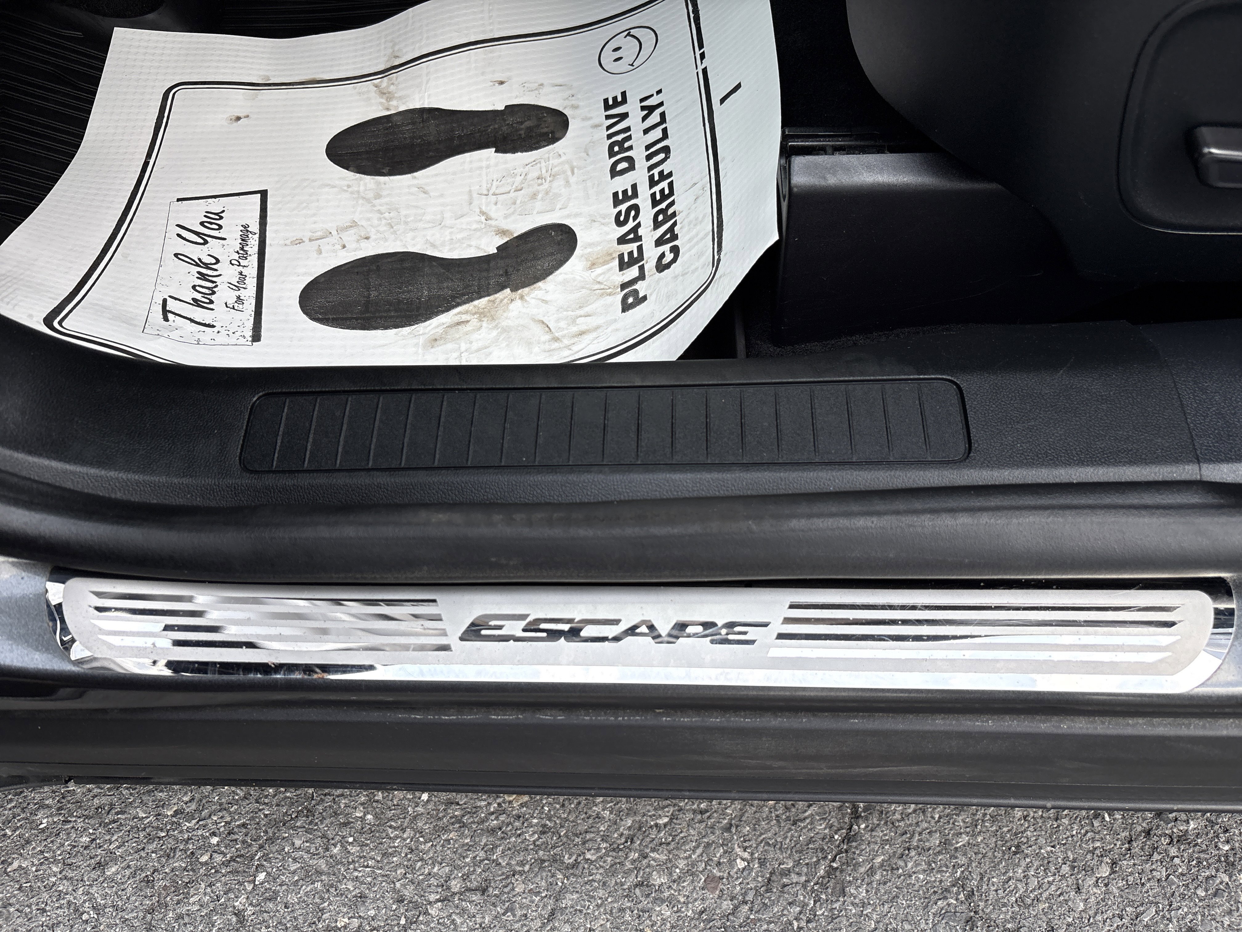 Used 2020 Ford Escape Titanium image 25