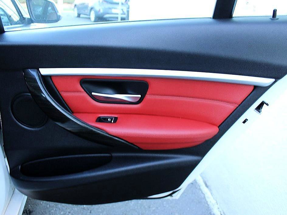 Used 2018 BMW 330e image 17